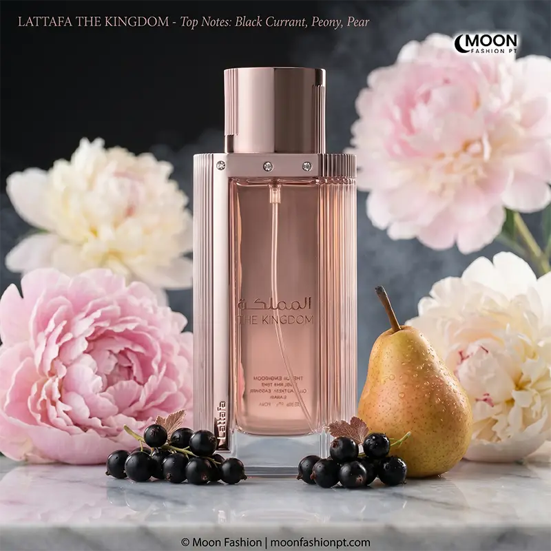 Fresh fruity top notes of black currant, peony, and pear in Lattafa Kingdom Women's captivating scent.
